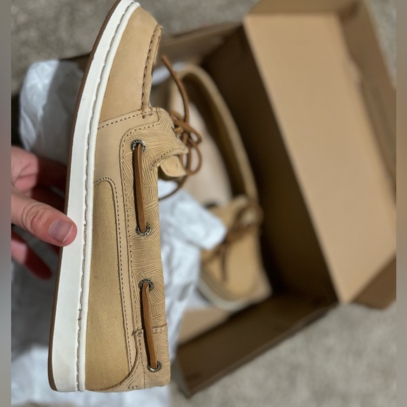 Women’s Sperry boat shoes - Picture 4 of 4